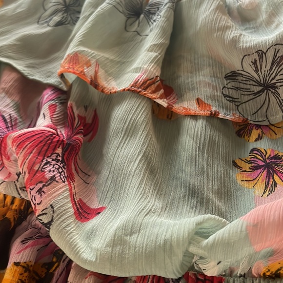 Womens EXPRESS XS stretchy  Long flowy tier floral maxi Perfect for fall - Picture 7 of 9